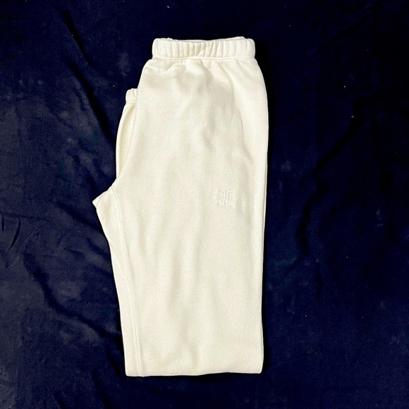 Eterne Classic Sweatpants. Creamy color in Perfect like new condition & fast 📦 - Picture 4 of 10